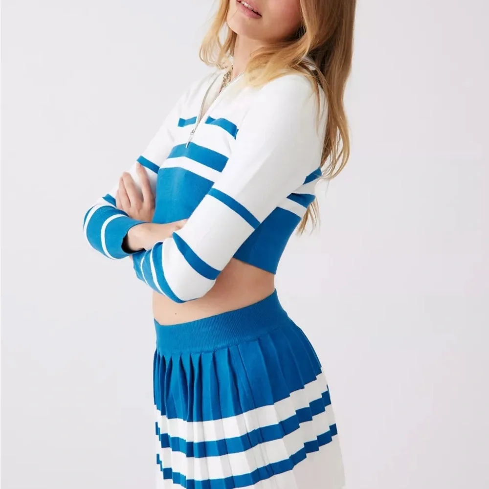 Sexy preppy tennis 🎾 look. Blue and White Pleated Mini Skirt & quarter zip crop
